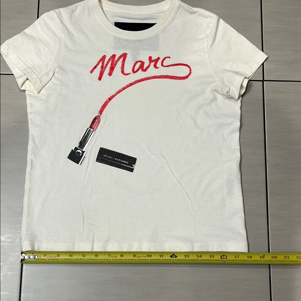Marc Jacobs T-Shirt with Red Lipstick Design - Picture 6 of 11